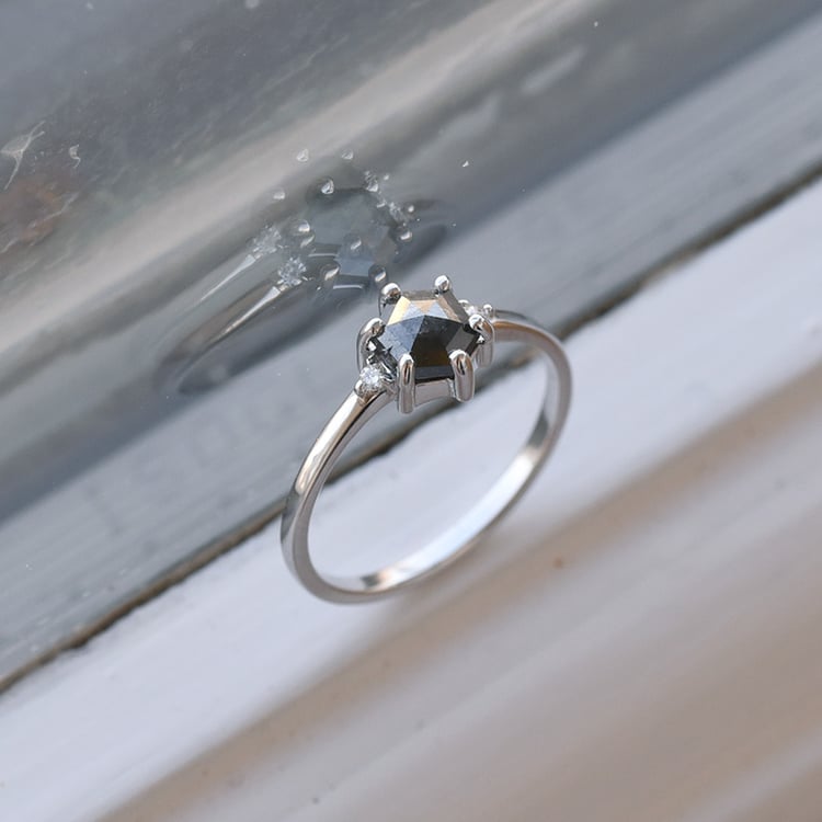 Goldring mit Salt and Pepper Diamant und Lab Grown Diamanten Felice 68085