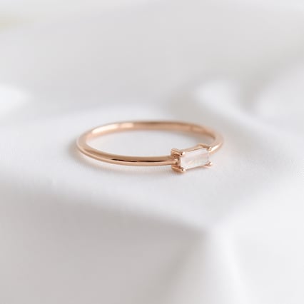 Ring mit Mondstein in Baguette-Form Koos