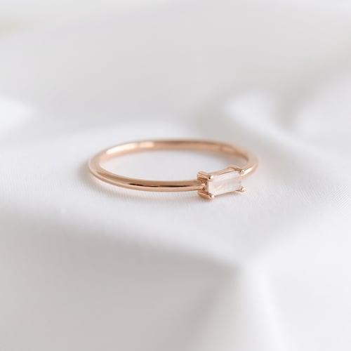 Ring mit Mondstein in Baguette-Form Koos
