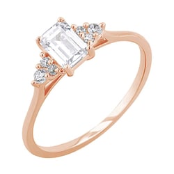 Verlobungsring mit einem Diamanten in Emerald Form Miha