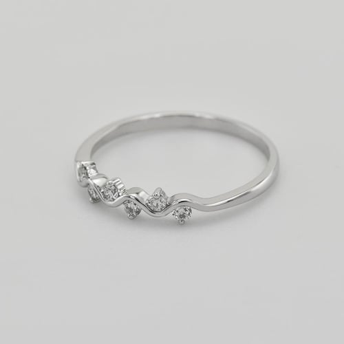 Ring aus Gold mit sechs Diamanten Adidio