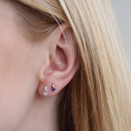 Cluster-Ohrringe mit Mondstein, Saphir und Diamanten Roseann