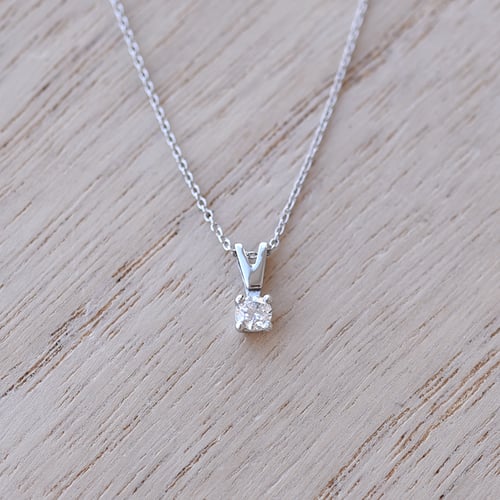 Goldener Anhänger mit Diamant Elba