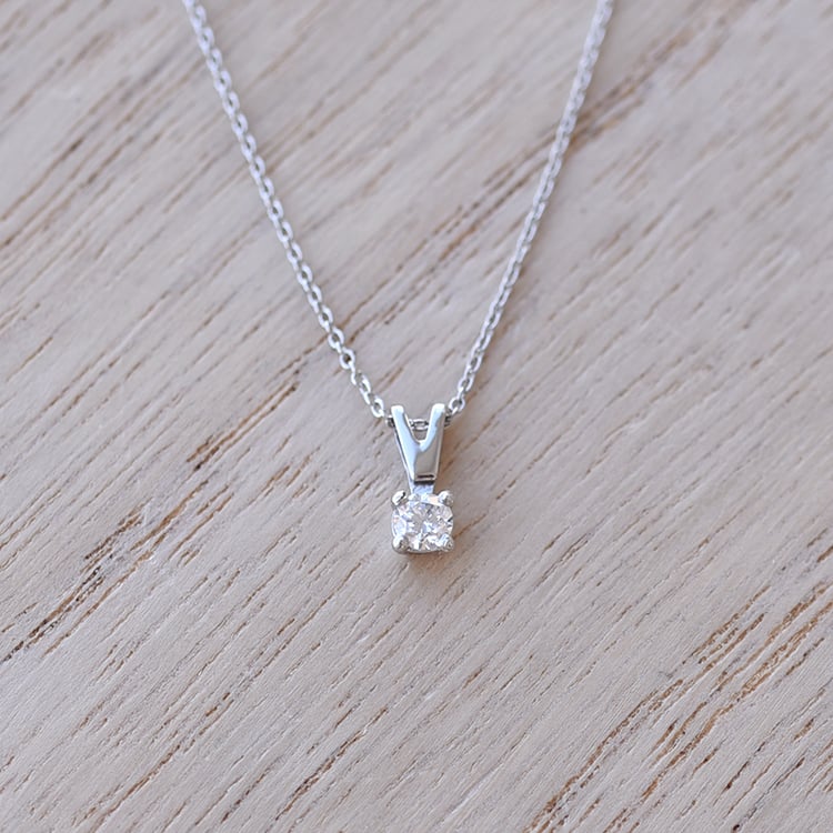 Goldener Anhänger mit Diamant 61931