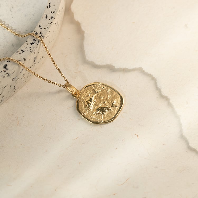 Silberanhänger mit Symbolen des Tierkreiszeichens 136659