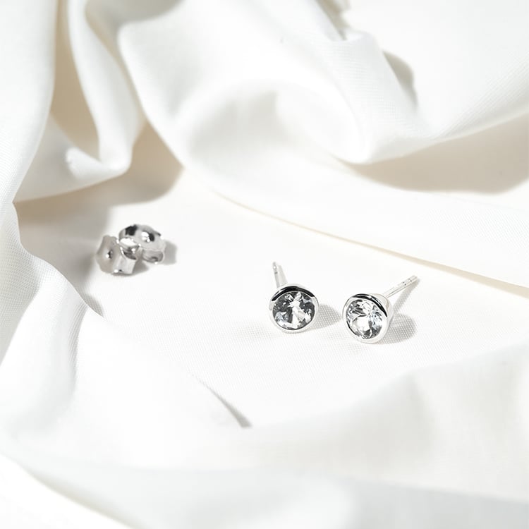 Bezel-Ohrringe mit Moissanit Wetty 131329