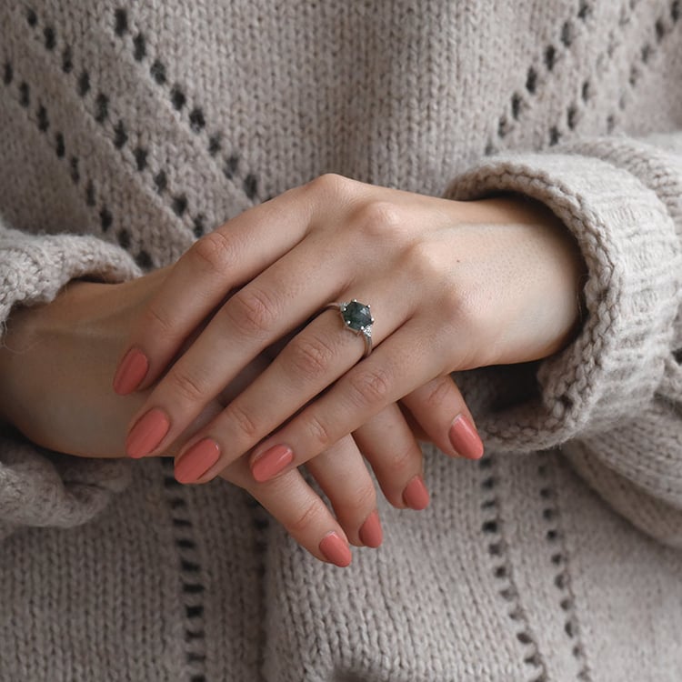 Goldener Verlobungsring mit Moosachat und Diamanten Yasmeen 71505