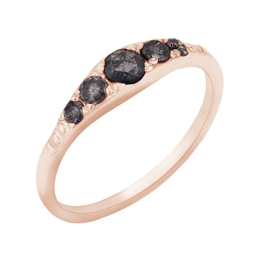 Ring mit einem Salt and Pepper Diamanten Tamir