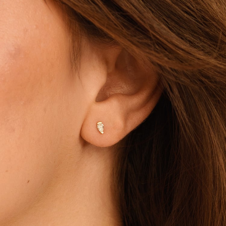 Minimalistische goldene Ohrstecker mit birnenförmigen Diamanten Ronja 161873