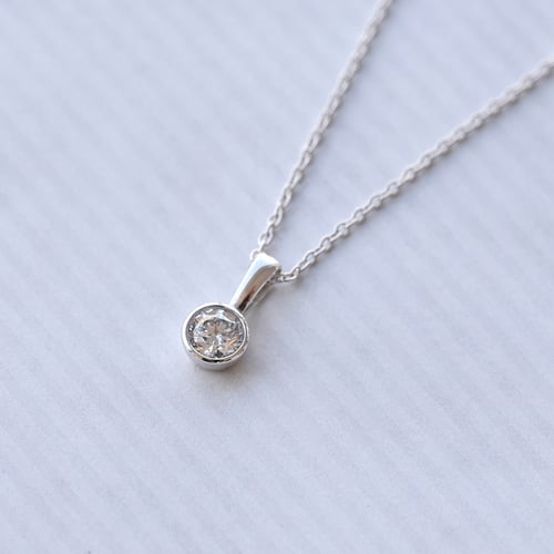 Anhänger mit Lab Grown Diamant und Auswahl des Karatgewichts Martha