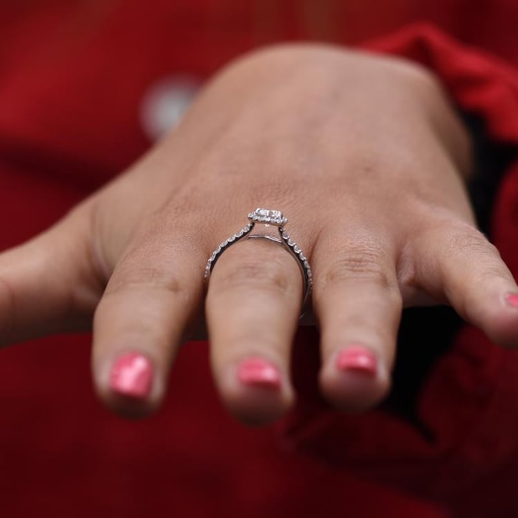 Verlobungsring aus Weißgold voll von Diamanten 48049