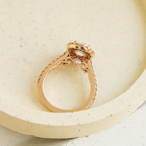 Eleganter Verlobungsring aus Gold mit Moissanit Jody