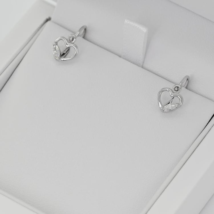Goldene Kinderohrringe in Herzform mit weißen Saphiren Anastasia 30931