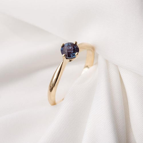 Solitär-Ring mit Alexandrit Mahiya
