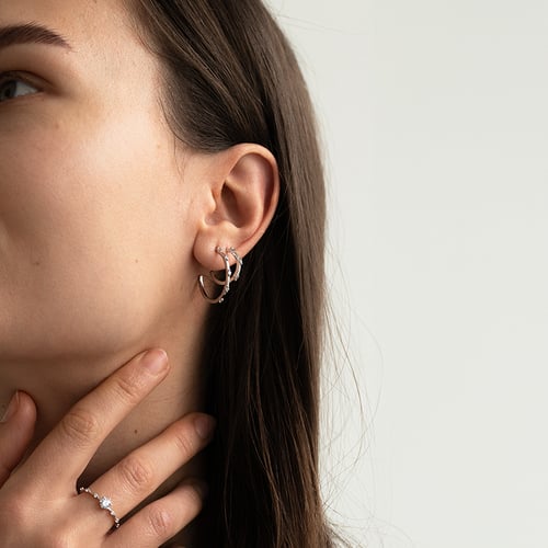 Runde Ohrringe mit Diamanten Ramila