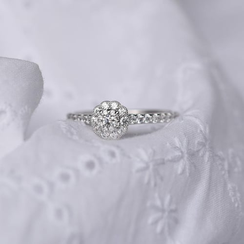 Halo-Verlobungsring mit Lab Grown Diamanten Alaina