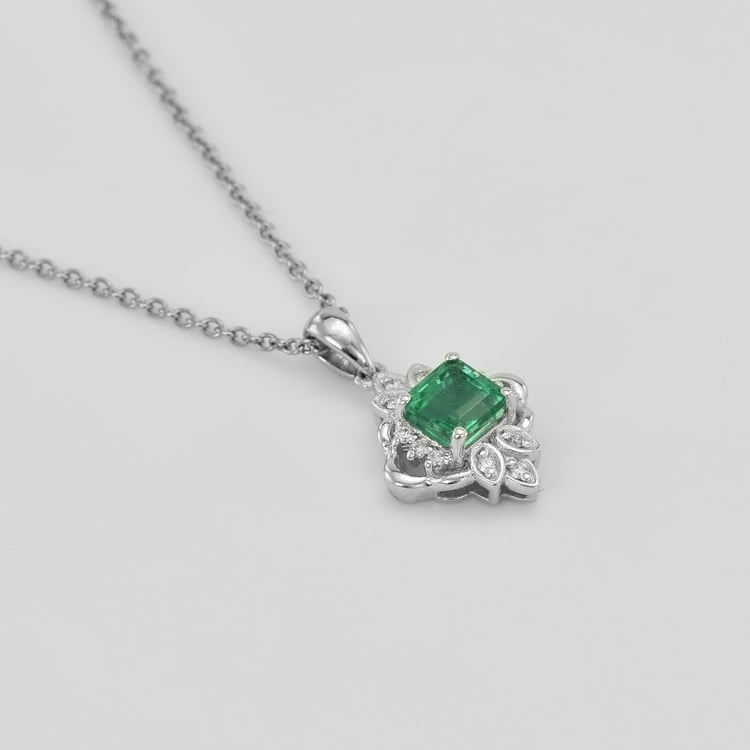 Königlicher Anhänger mit Diamanten und Smaragd Kolour 349