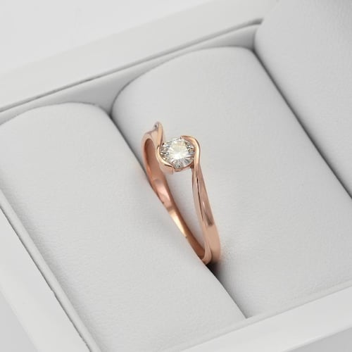 Verlobungsring mit Moissanit Yadu