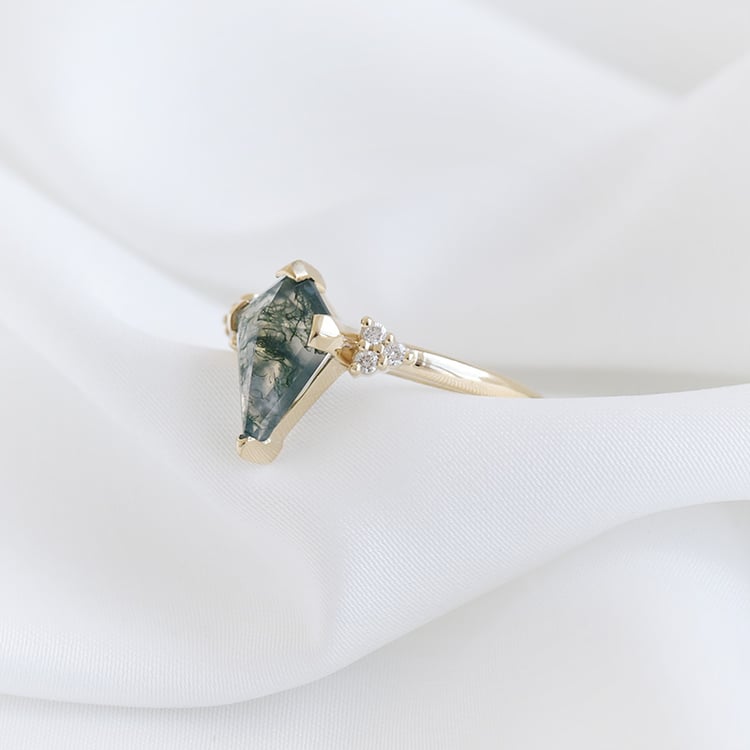 Einzigartiger Verlobungsring mit Moosachat Kettil 89241