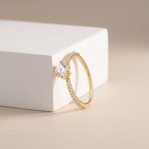 Silberner Verlobungsring mit Moissanit und Lab Grown Diamanten Cynthia