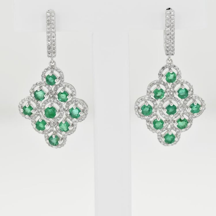 Luxuriöse Hängeohrringe mit Smaragden und Diamanten Clemence 15265