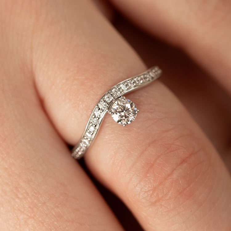 Unkonventioneller Verlobungsring mit Diamanten Sami 137606