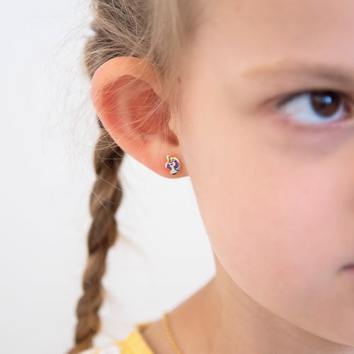 Goldene Kinderohrstecker mit einem Einhorn Brenna