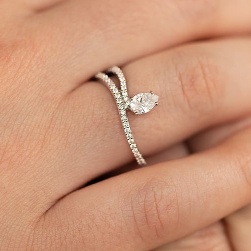 Unkonventioneller Verlobungsring mit Lab Grown Diamanten Reptie