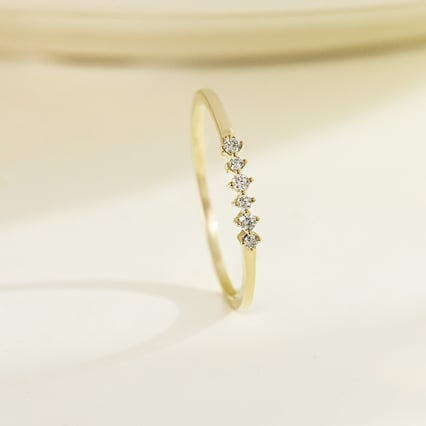 Minimalistischer Ring aus Gold mit Diamanten Casper