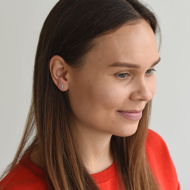 Ohrringe in Weißgold auf der Dame 63762