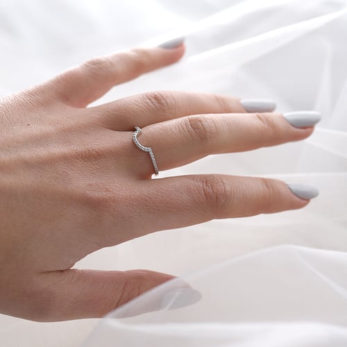 Geformter Trauring voller Diamante Tessie