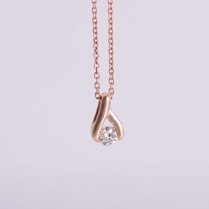 Minimalistischer Anhänger mit Diamanten Tilda