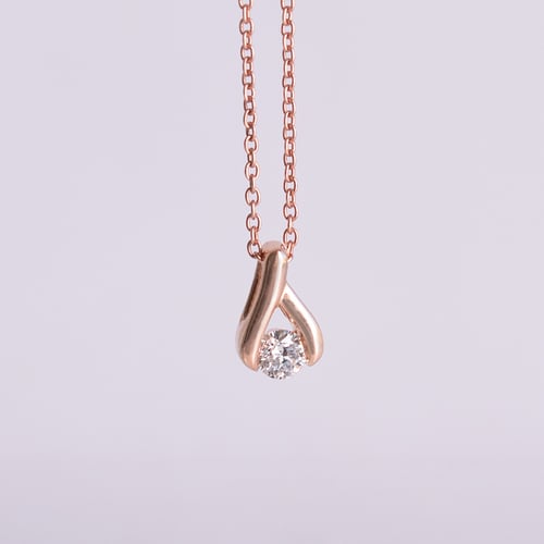 Minimalistischer Anhänger mit Diamanten Tilda