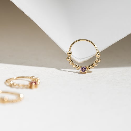 Goldenes Septum Piercing mit Amethyst Arla