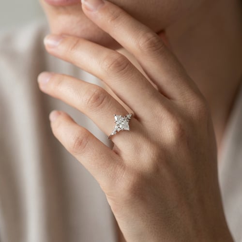 Verlobungsring mit Lab Grown Diamanten Joanna