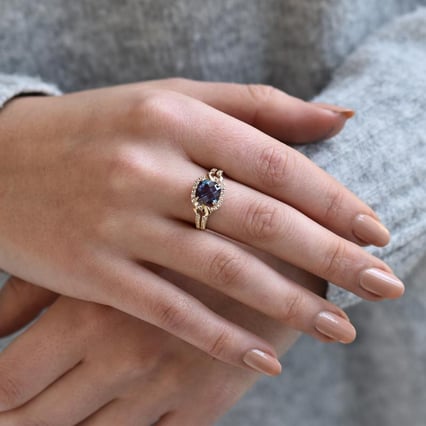 Ring mit einem Alexandrit und Lab Grown Diamanten Odran
