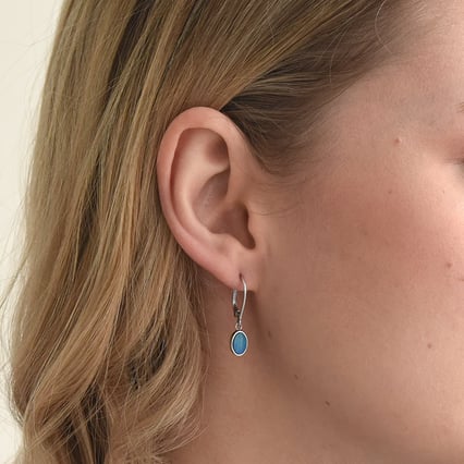 Goldene Ohrhänger mit blauen Opalen Margalo