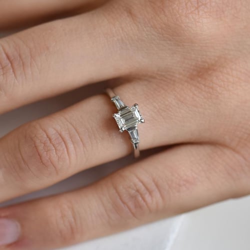 Verlobungsring mit Diamant und Baguette Diamanten Talmar