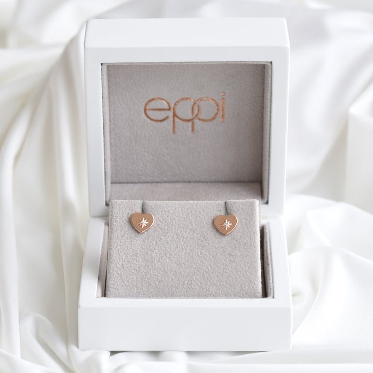 Goldene Kollektion in Herzform mit Diamanten Esmail 81631