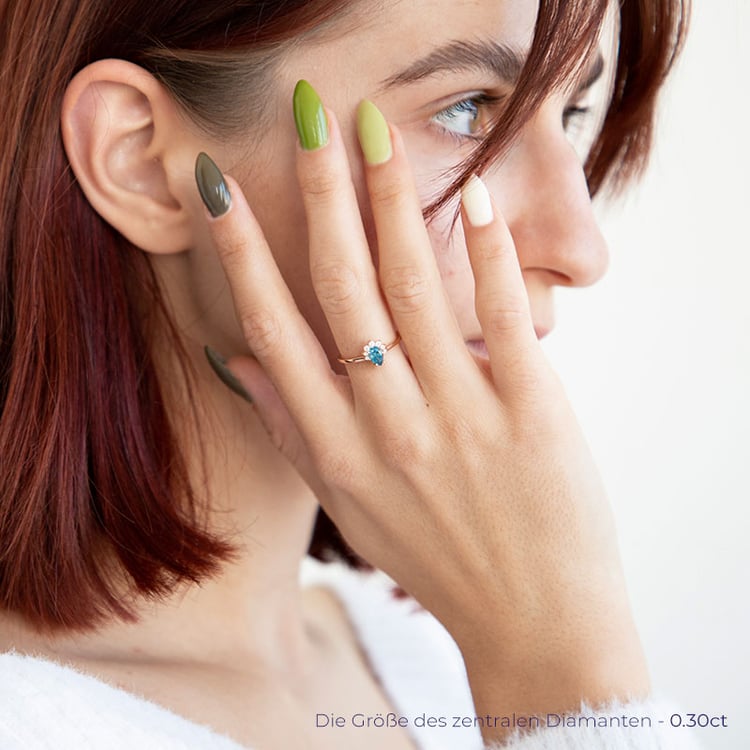 Verlobungsring mit einem zertifizierten fancy blue Lab Grown Diamanten Wilf 114181