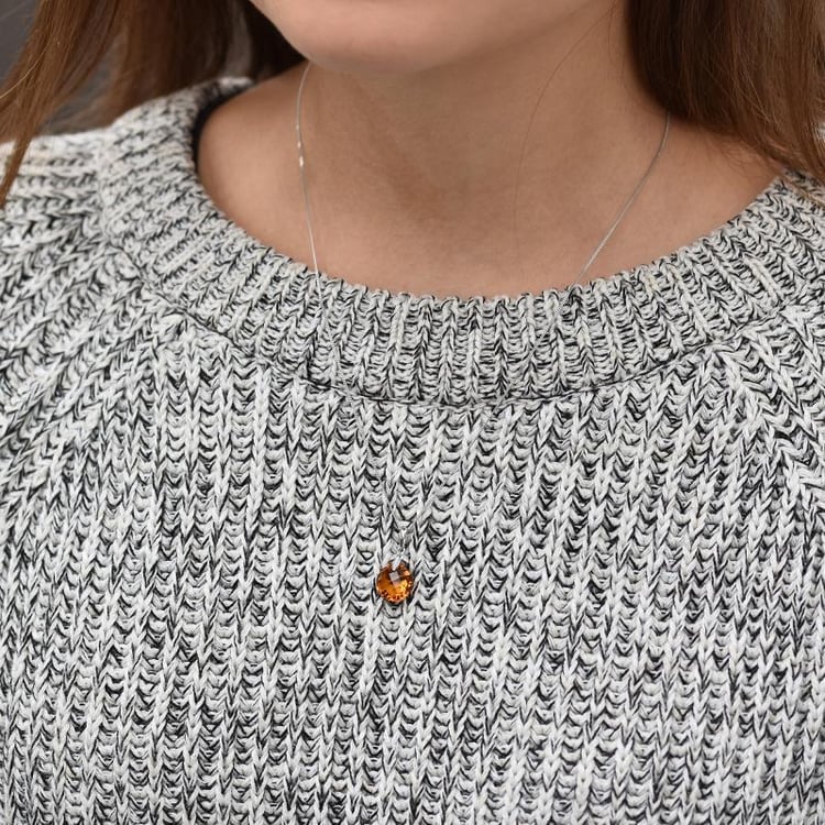 Citrin und Diamanten Anhänger auf dem Hals 36072