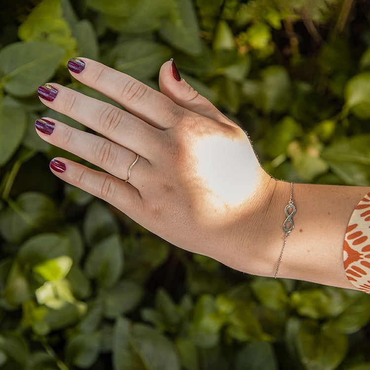 Modisches Silberarmband Infinity 108093