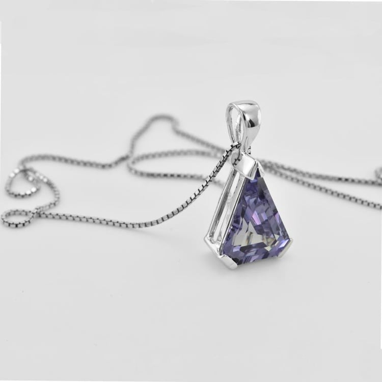 Alexandrit und silberne Kette 42376