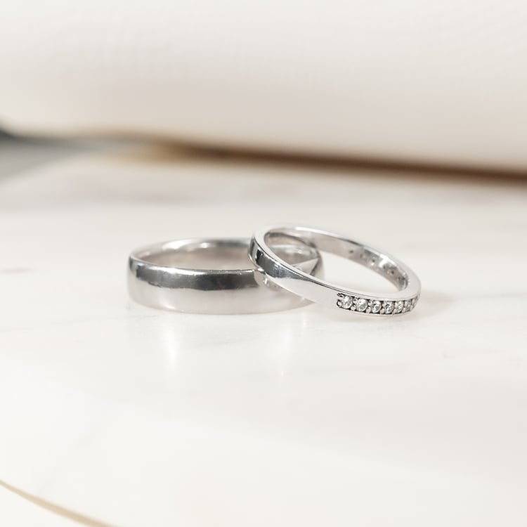 Eheringe aus Eternity-Ring mit Lab Grown Diamanten und einem breiten Komfort-Ring Lorne 136337