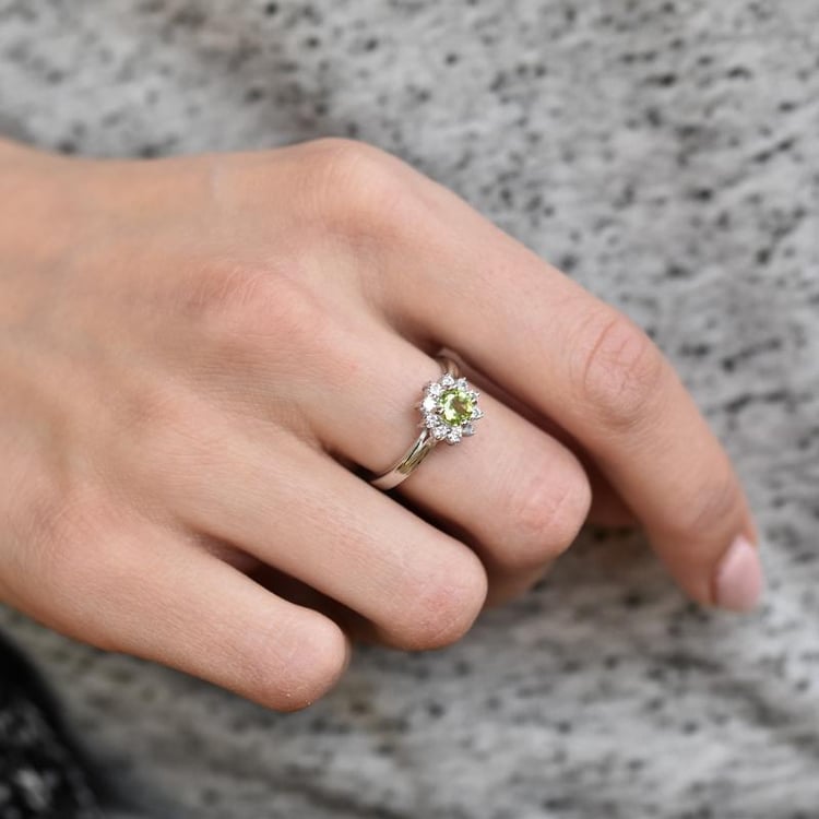 Silberring mit Olivin und Zirkonia Mito 27927