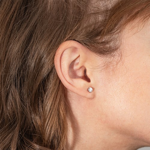 Ohrringe mit Diamanten und vier Krappen Christi