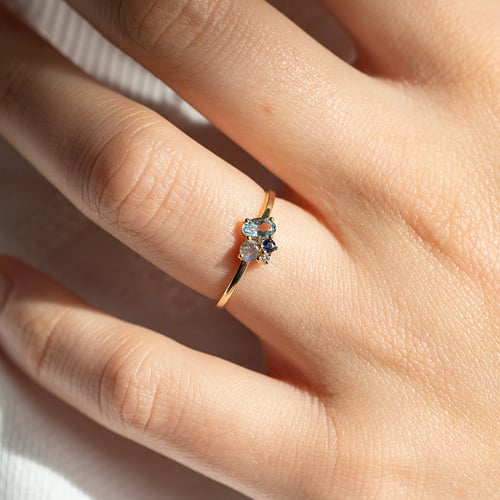 Cluster-Ring mit Aquamarin, Labradorit, Saphir und Diamant Bluma