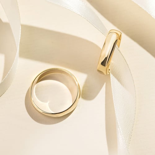Abgerundete Eheringe aus Gold Ebie