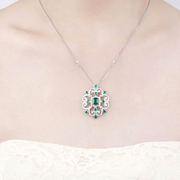 Anhänger mit Smaragd 8539