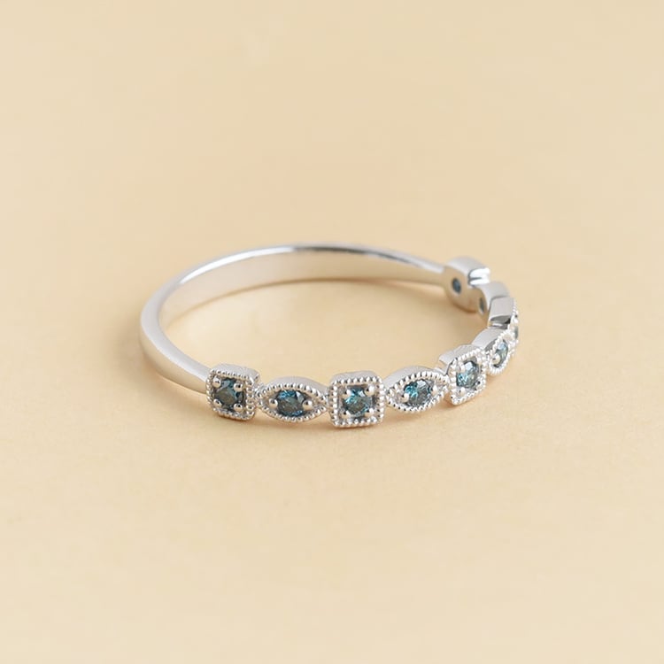 Goldener Memoire Ring mit blauen Diamanten Sanel 96303